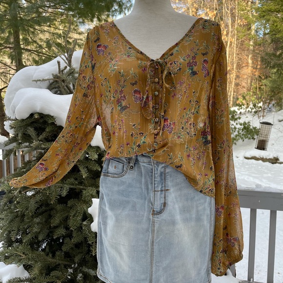 LOVERICHE Sheer Butterfly Blouse - Picture 8 of 9